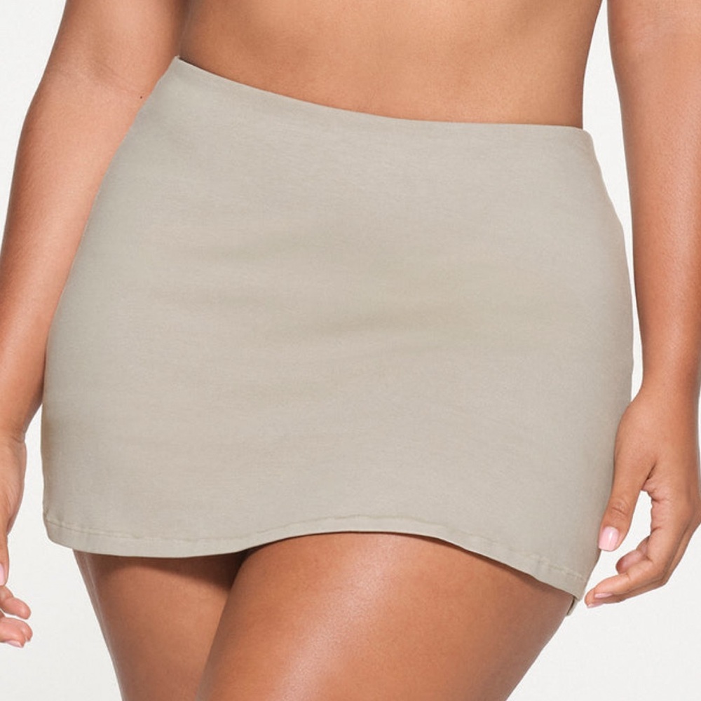 Skims Outdoor Skort in Stone